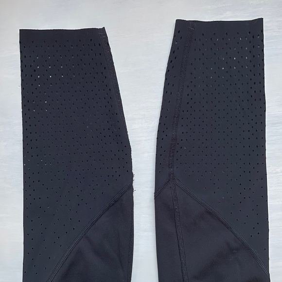 Lululemon 7/8 Perforated Leggings - Picture 6 of 8